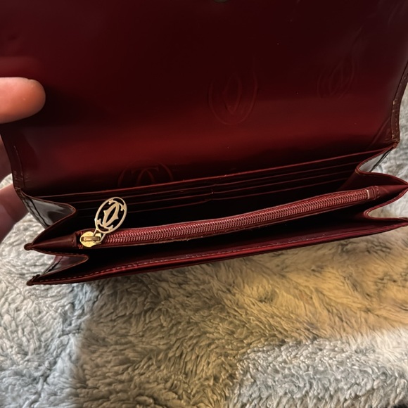 Women’s or Men’s Cartier Long Red Wallet! Preloved but no flaws! Snap is snappin - Picture 6 of 17